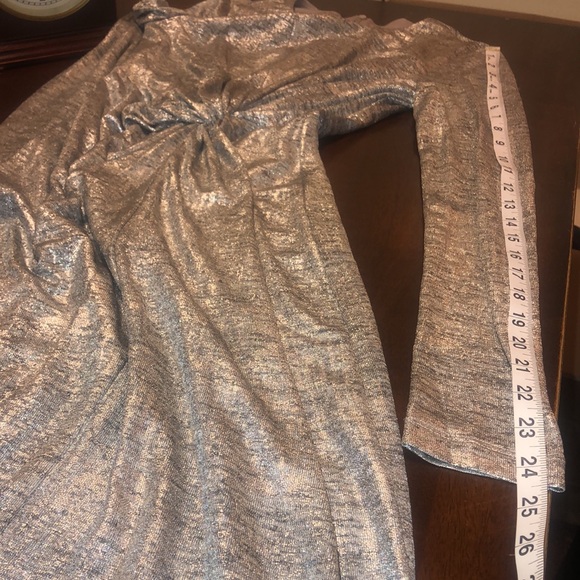 Vince Camuto color Silver size 2 - Picture 13 of 15